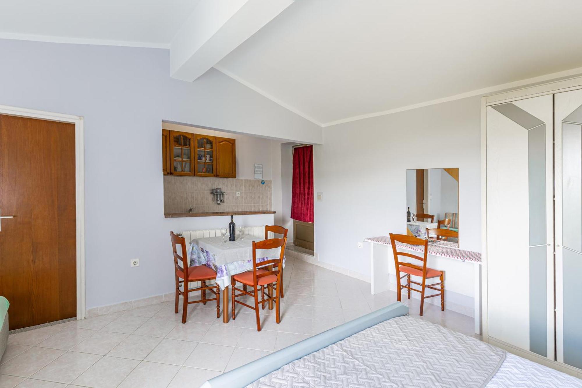 Apartments With A Parking Space Brsec, Opatija - 7796 Martina Værelse billede